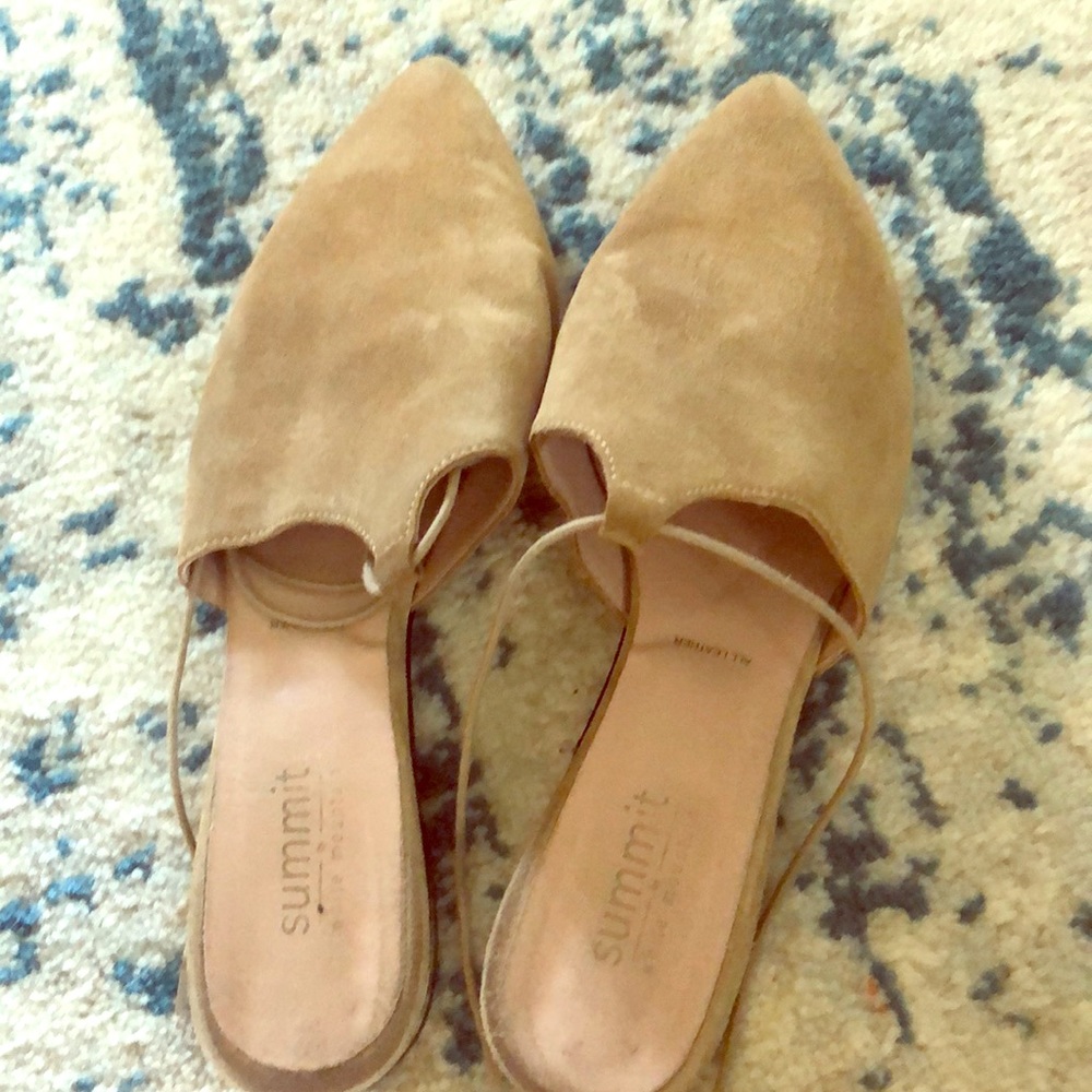 Summit by White Mountain suede flats